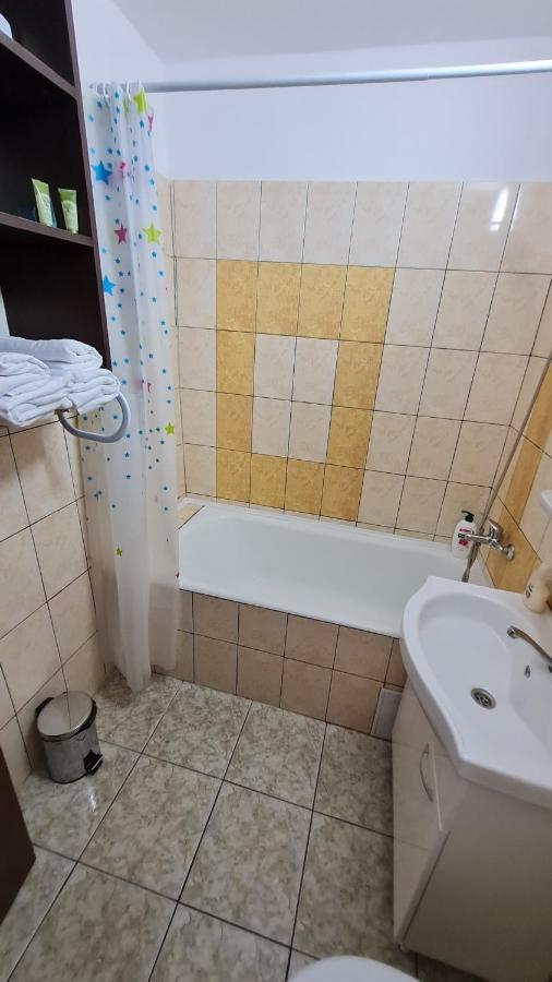 Studio Chic Symphony Parcare Privata Arad Esterno foto